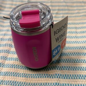 Brand New With Tags Igloo Wine Tumbler Pink 10oz